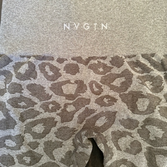 NVGTN Khaki Green Leopard Seamless Leggings - Picture 4 of 7